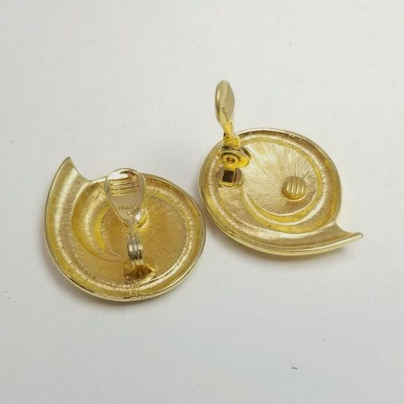 Vintage 1980s Monet Black Enamel Gold Tone Clip On Statement Earrings, Estate - Picture 5 of 8